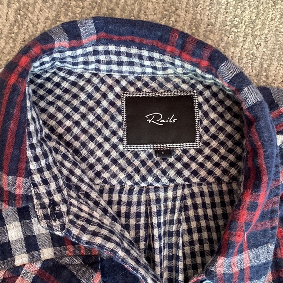 Rails Button Up - Picture 2 of 4